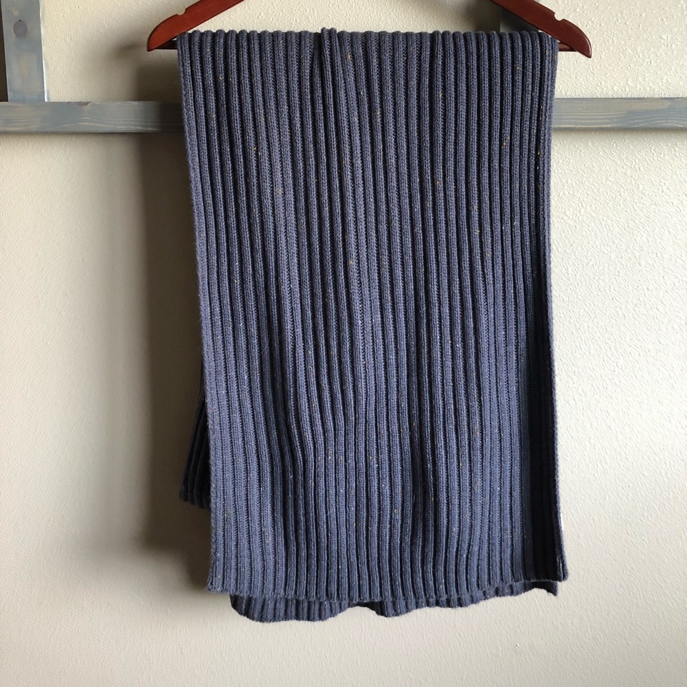 Oversized women’s scarf